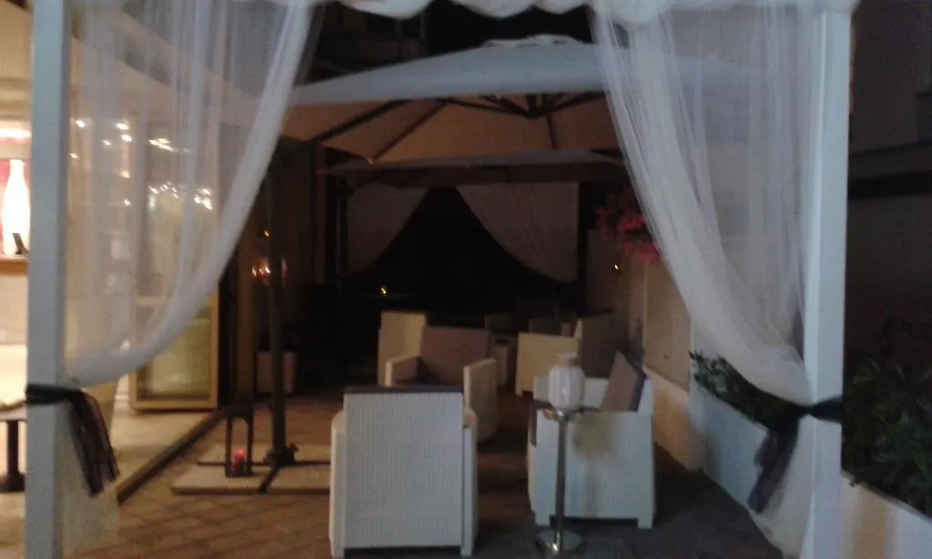 Hotel Antonella Lido di Classe 3*,